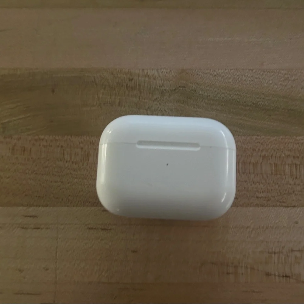 Apple White True Wireless Earbuds with Charging Case